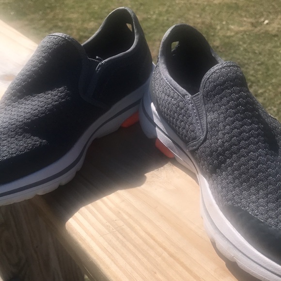 Sketchers size 4 used like new - Picture 3 of 6